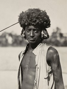 ファシズムの時代に帝国を築く：ベニ・アメル族の男 1936年09月05日（モノクロ写真 作： Modestino Baldinetti