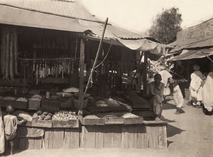 ファシストの時代に帝国を築く：チェレンのネイティブショップ、1936年9月5日（モノクロ写真 作： Modestino Baldinetti