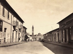 ファシズムの時代に帝国を築く：アスマラの街並み（1936年9月5日）（モノクロ写真 作： Modestino Baldinetti