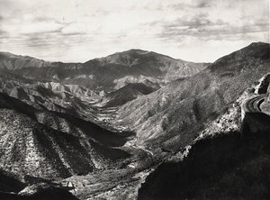 ファシズムの時代に帝国を築く：ドルフの谷 1936年09月05日（モノクロ写真 作： Modestino Baldinetti