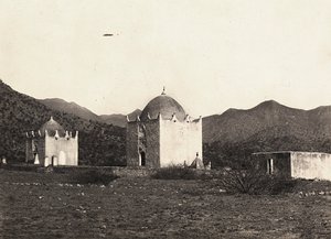 ファシズムの時代に帝国を築く：聖なるイスラム教徒の墓、1936年05月09日（モノクロ写真