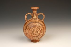 Aryballos Pilgrim Flask 1400-1370 BCテラコッタ 作： Mycenaean