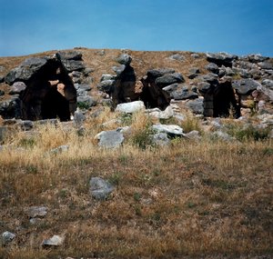 ミケニアンアート：紀元前1200年頃、ティルンテ市の要塞に建てられた家。ギリシャ 作： Mycenaean