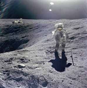 アポロ 16 号 - NASA、1972 年。 作： NASA Images