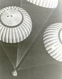 アポロ 17 号 - NASA、1972 年。 作： NASA Images