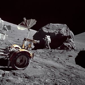 アポロ 17 号 - NASA、1972 年。 作： NASA Images