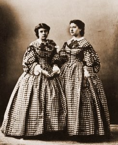小説家ジュディス・ゴーティエとその妹の肖像（1850-1917年）（写真 作： Nadar