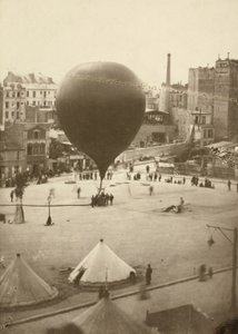 ルネプチューン、1870年9月23日、モンマルトルのサンピエール広場 作： Nadar