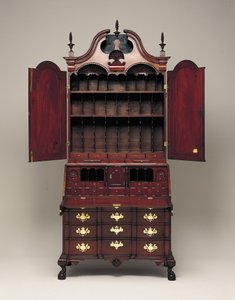 机と本棚、c.1770-76（マホガニー、ストローブマツ、ストローブマツ、イエローポプラ、真ちゅう）