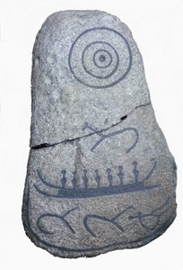 新石器時代のフレスコ画、ルーン石の上に船が描かれています。コペンハーゲン国立博物館。デンマーク 作： Neolithic Neolithic