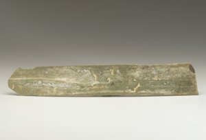 収穫用ナイフ（hu）、Qijia Culture、c.2500-2000 BC（ヒスイ）