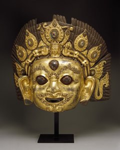 バイラヴァのマスク（金銅の打ち出しと宝石）