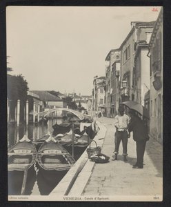 ヴェネツィアのオニサンティ運河のゴンドラ ヴェネツィア - Canale d