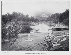 ニュージーランドのニュープリマス。New Plymouth Recreation Grounds（モノクロ写真 作： New Zealand Photographer