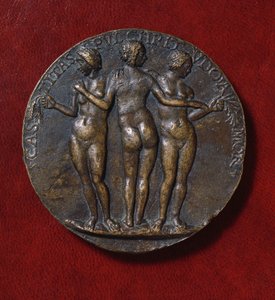 三人の女神」を描いたメダル（ブロンズ 作： Niccolo di Giovanni Fiorentino
