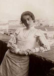 テラスにいる若い女性、ナポリ 作： Nicola Biondi