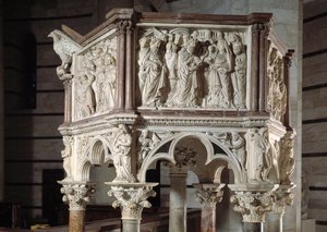 ニコラ・ピサーノ(1215/20-1278/84)が実現した椅子(大理石の説教壇)イタリア・ピサのバプティステール聖ヨハネ1260番地