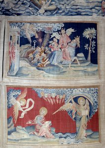 ヨハネの黙示録」（1373-1383年）の掛け軸、n.24：第5のトランペット：鍵がバッタを解放する。その下の27番では、本の中の天使が聖ヨハネに現れ、聖ヨハネは神のメッセージを7つのトナカイの音に合わせて書き写します。ニコラ・バタイユのタペストリー（133 作： Nicolas Bataille