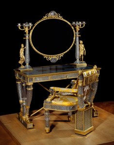 ベリー公爵夫人（Marie Caroline Ferdinande Louise de Bourbon, Princess of the Two Sicilies (Deux Sicilies) (1798-1870)）のテーブルとトイレ用椅子。クリスタル、ゴールデンブロンズ、エグロミーズガラス。ニコラ・アンリ・ジャコブ（1782-1871）が実現した家具 作： Nicolas Henri Jacob