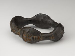 アンクレット、19世紀後半または10世紀初頭（鋳造銅合金） 作： Nigerian School
