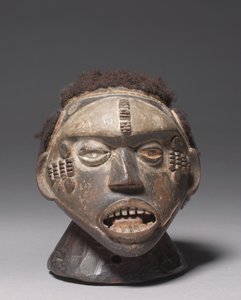 頭飾り、1900年代初頭 作： Nigerian School