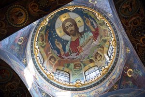 セントピーターズの血の上の救世主教会の中央ドームの下のキリストPantocrator 作： Nikolai Nikolayevich Harlamov