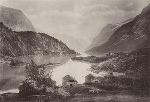 ローエン湖、ノールフィヨルドの眺め (b/w 写真) 作： Norwegian Photographer