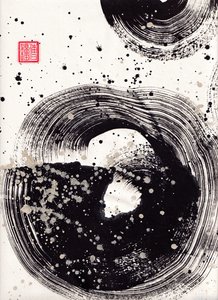 Circle Ink Abstraction 1, 2015（宣紙にインクとカラー） 作： Odilia W. Y. Fu