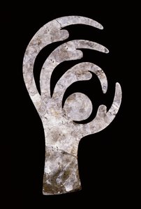 鳥の爪の切り欠き、紀元前200年、紀元前400年（雲母） 作： Ohio Hopewell culture