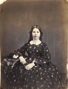 座る若い女性 作： Oliver H. Willard