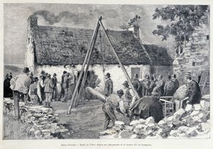 住人を住居から追い出すために、腹の木の助けを借りてドアを駆け抜ける男性たち。O. de Champeaux（19世紀）のスケッチからTofaniが描いたもの。 作： Oswaldo Tofani