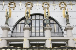 オットー・ワーグナー設計のアム・シュタインホフ教会（レオパルド教会）（オーストリア・ウィーン）（写真 作： Otto Wagner
