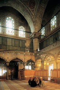 建築、オスマン・アート。メフメット・アガ(1609-1616)が建設したブルーモスク(スルタンアフメット・キャミイ)の内部。トルコ、イスタンブール