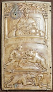 熊を連れたサーカスの遊戯（象牙の浮彫りダイプティック、約400年 作： Paleo Christian