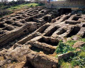 神殿の谷のキリスト教ネクロポリス跡、4～5世紀。アグリジェント、アグリジェントシチリア島 イタリア 作： Paleo Christian