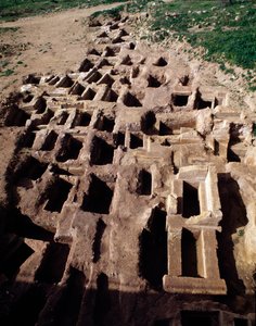 古キリスト教ネクロポリスの眺め（4世紀 作： Paleo Christian