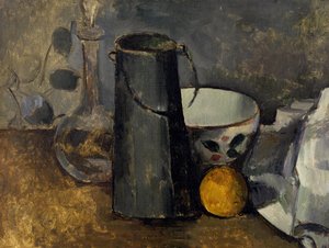 カラフ、ミルク缶、ボウル、オレンジのある静物 作： Paul Cézanne