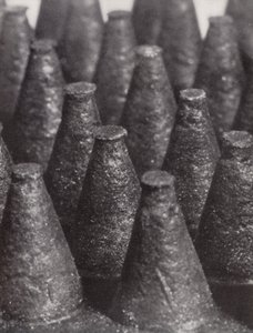 ゴム製「ソープセーバー」ブラシの歯（モノクロ写真） 作： Paul Henning