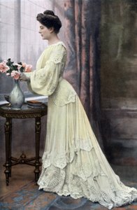 1903年、フランスの女優ローザ・ブリュック（写真） 作： Paul Nadar