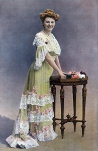 フランスのコメディアン、ブランシュ・トゥータン（ポール・ナダール撮影、1905年2月フランス紙「Le Theatre」より
