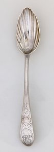 フルートティースプーン、c.1785（シルバー） 作： Paul Revere