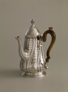 コーヒーポット 作： Paul de Lamerie