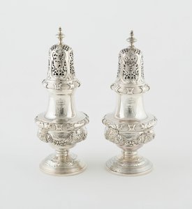 キャスターのペア、ロンドン、173243。 作： Paul de Lamerie