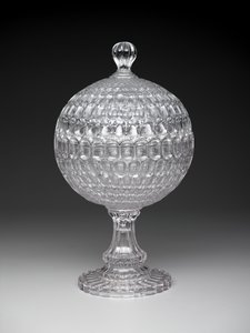 "Argus" カバー付きコンポート 1855-75年頃（プレスガラス 作： Pears and Co. Pittsburgh Bakewell
