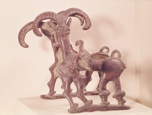 2頭のアイベックスで装飾された馬のビット、イラン、ロレスターン出土、前8～7世紀（ブロンズ