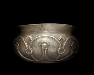 プレアケメネス朝の鉢、紀元前6世紀 作： Persian School