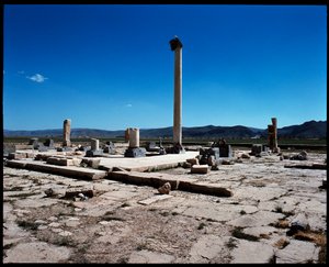 キュロス時代に建設された第一王宮跡の眺め 作： Persian School