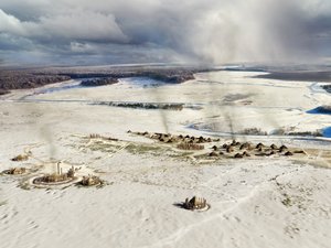 デュリントン ウォールズ、ウィルトシャー、紀元前 2500 年頃 2013 年 作： Peter Lorimer