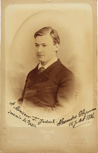 作曲家アレクサンドル・グラズノフの肖像 1865-1936, 1886. 作： Petersburg . Photo studio Alfred Lorens