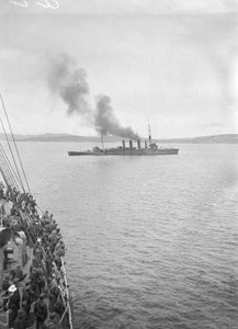 HMASメルボルンまたはHMASシドニー、キングジョージサウンド、アルバニーワシントン、c。 1914年10月（bw写真）